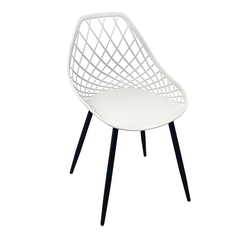 Καρέκλα Suan pakoworld pp σε λευκή απόχρωση και μαύρο μεταλλικό πόδι 56x49x82εκ-326-000018