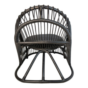 Πολυθρόνα Tromso paakoworld pe rattan σε μαύρη απόχρωση με μαύρο μαξιλάρι 80x85x98εκ-343-000094