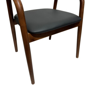 Πολυθρόνα Hogie pakoworld rubberwood σε καφέ απόχρωση με μαύρο pu μαξιλάρι 61x60x76εκ-382-000006