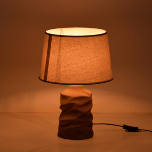 Επιτραπέζιο φωτιστικό Wabbi Inart Ε27 κεραμικό σε γκρι antique -μπεζ απόχρωση Φ28x41εκ-387-000018