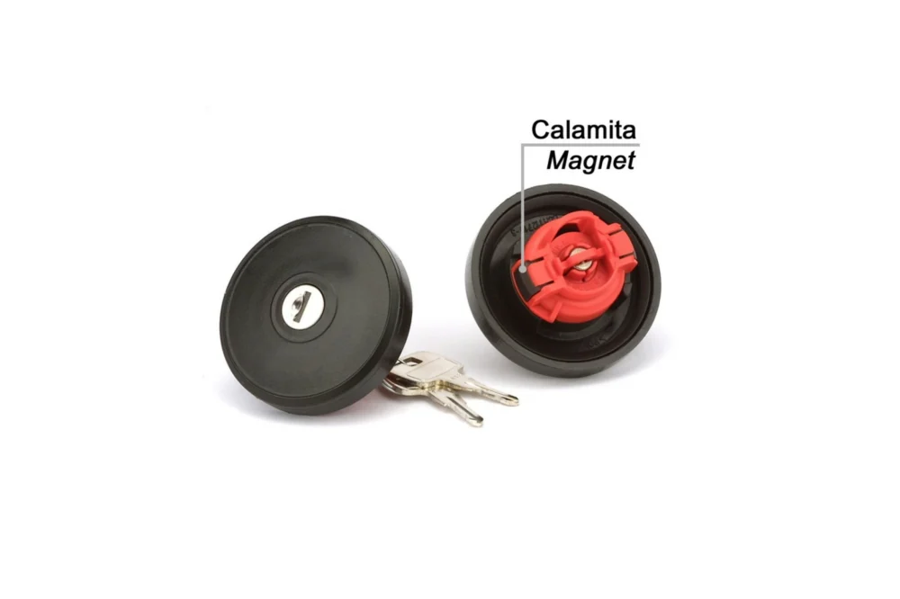 ΤΑΠΑ ΒΕΝΖΙΝΗΣ ΜΕ ΚΛΕΙΔΙ ΓΙΑ PEUGEOT PARTNER DIESEL 2008-2018 / PEUGEOT 207 DIESEL 2006-2014 / CITROEN BERLINGO DIESEL 2008-2012 FARMA - 1 τεμ. ΤΑΠΑ ΒΕΝΖΙΝΗΣ ΜΕ ΚΛΕΙΔΙ ΓΙΑ PEUGEOT PARTNER DIESEL 2008-2018 / PEUGEOT 207 DIESEL 2006-2014 / CITROEN BERLINGO DIESEL 2008-2012 FARMA - 1 τεμ. 015381 - Image 1