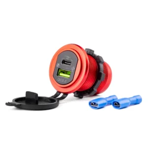 ΠΡΙΖΑ ΦΟΡΤΙΣΗΣ ΜΕ 2 ΘΥΡΕΣ USB + TYPE C ΚΑΙ ΚΑΠΑΚΙ ΚΟΚΚΙΝΗ 12/24V 5-12V 3.0A QUICK CHARGER MOD-09 AMIO -1 ΤΕΜ. 02859