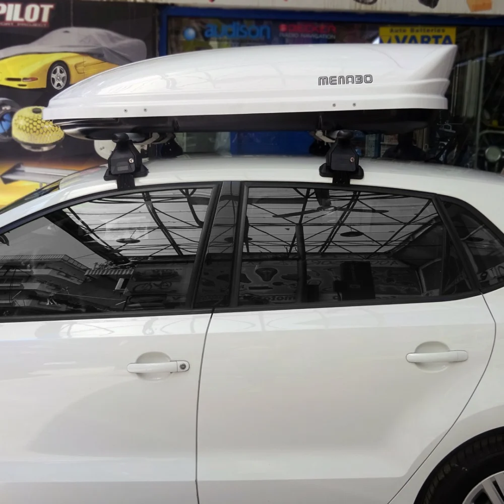 KIT ΜΕ ΜΠΑΡΕΣ ΟΡΟΦΗΣ ΓΙΑ VW POLO 6R/6C 5D 2010-2017 ΑΛΟΥΜΙΝΙΟΥ ΚΑΙ ΜΠΑΓΚΑΖΙΕΡΑ ΟΡΟΦΗΣ MANIA 400 MENABO (AL1-3360/MB-FIX040G-3290/MB-3390/MB) KIT ΜΕ ΜΠΑΡΕΣ ΟΡΟΦΗΣ ΓΙΑ VW POLO 6R/6C 5D 2010-2017 ΑΛΟΥΜΙΝΙΟΥ ΚΑΙ ΜΠΑΓΚΑΖΙΕΡΑ ΟΡΟΦΗΣ MANIA 400 MENABO (AL1-3360/MB-FIX040G-3290/MB-3390/MB) - Image 1