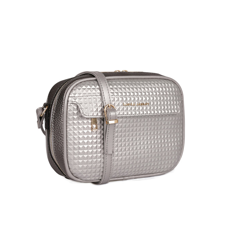 Γυναικεία Τσάντα με Διπλό Φερμουάρ Χρώματος Ασημί Pyramid Laura Ashley Furley 651LAS1589