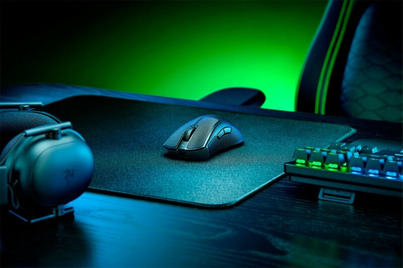 Razer DEATHADDER V3 PRO BLACK - 64g Wireless Gaming Mouse - Ergonomic - 90 Hours Battery - 30K DPI - Image 9