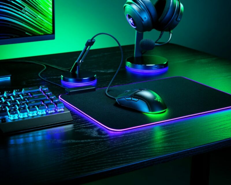 Razer COBRA - 56g Lightweight Gaming Mouse - RGB UNDERGLOW - 8500 DPI - Image 5