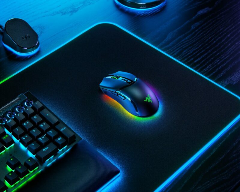 Razer COBRA PRO - Wireless Gaming Mouse - 30000 DPI - RGB UNDERGLOW - Bluetooth / 2.4Ghz - 77g - Image 6