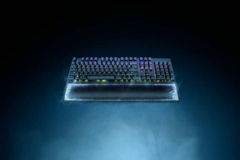 Razer COOLING GEL-INFUSED WRIST REST - Standard Size Anti-Slip - Image 3