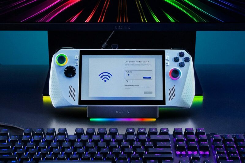 Razer Handheld Dock Chroma - Steam Deck, Switch 2, Smartphones, Tablets - USB C/USB A/HDMI/GbE/100W - Image 3