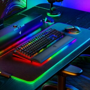 Razer BLACKWIDOW V4 PRO - Gaming Mechanical RGB Keyboard -  Yellow Silent Switches - Macros - Image 7