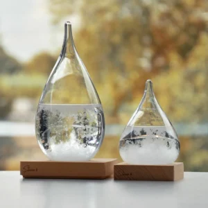 Storm Glass Drop Large – Μεγάλο Διακοσμητικό Βαρόμετρο σε Σχήμα Σταγόνας με Ξύλινη Βάση (22 cm) - Image 3