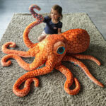 Giant Octopus 150cm – Γιγαντιαίo Λούτρινo Χταπόδι 150 cm - Image 5